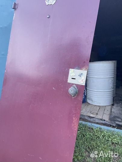 Металлическая дверь бу