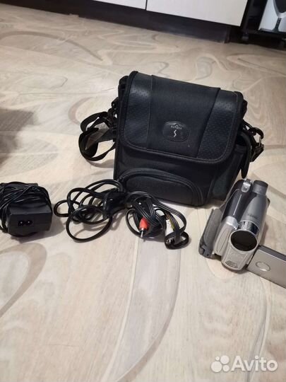 Видеокамера canon DC220