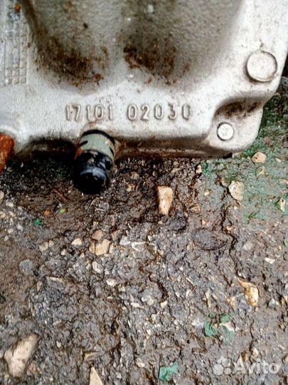 Запчасти на toyota carina e