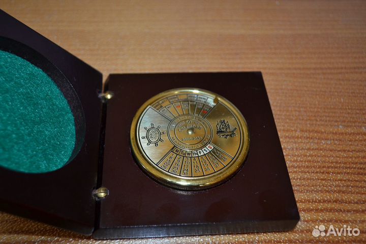 Универсальный настольный календарь ESC rouen