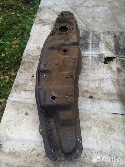 Топливный бак на Паджеро 4 дизель 3,2 88л