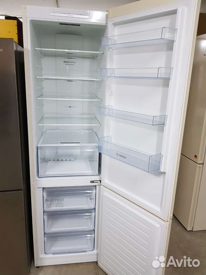 Холодильник Bosch KGN39NK2AR