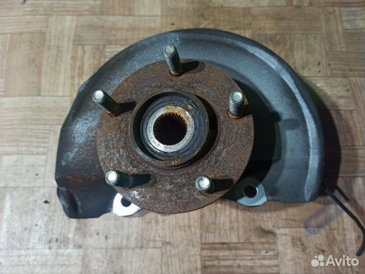 Поворотный кулак правый Mitsubishi Lancer 10 2007