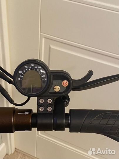 Электросамокат ERT-010