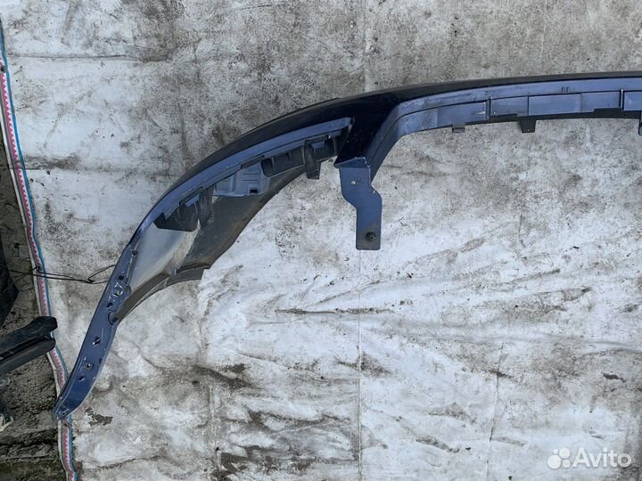 Передний бампер Ford C-Max