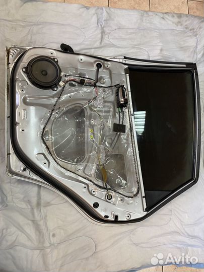 Toyota Prius 20 дверь