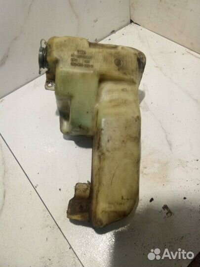 Бачок омывателя Audi 80 89/B3 PM 1990