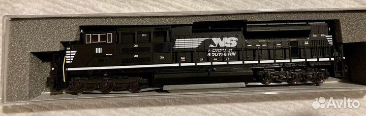 Локомотив kato 9 мм EMD sd70ace norfolk southern