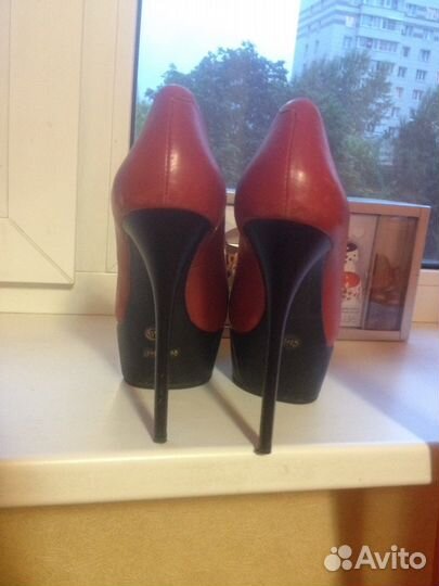 Туфли красные 35 р
