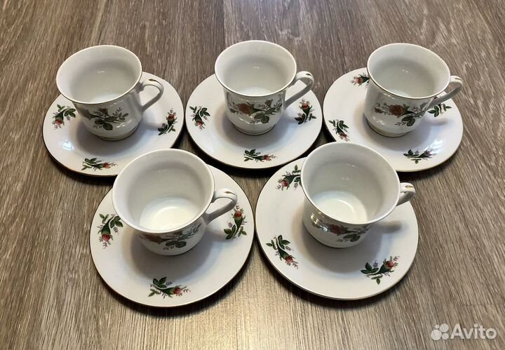 Комплект фарфоровых чайных пар