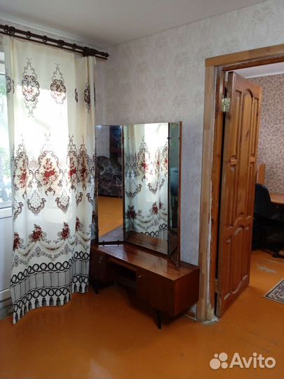 Трюмо с зеркалом