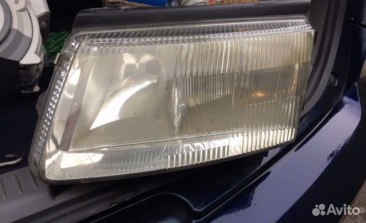 Фара Volkswagen Passat 2001. Левая