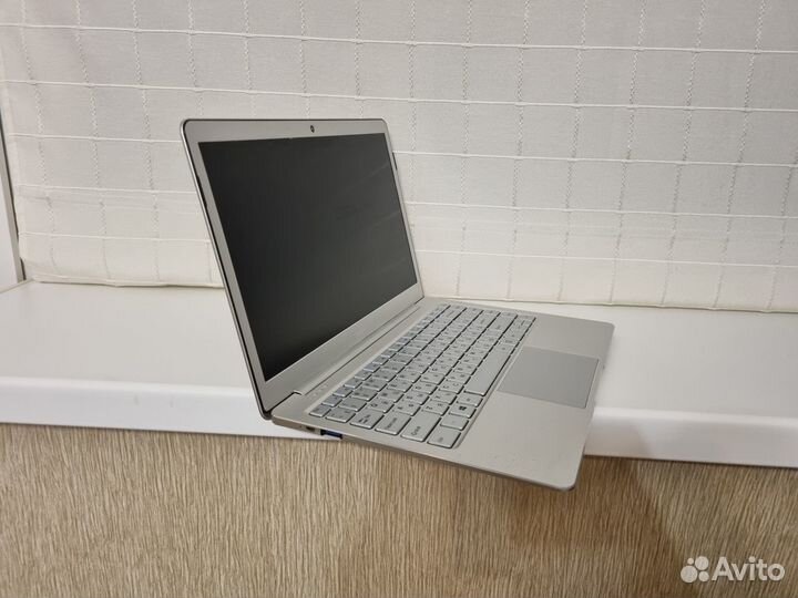 Ноутбук Haier 13.3