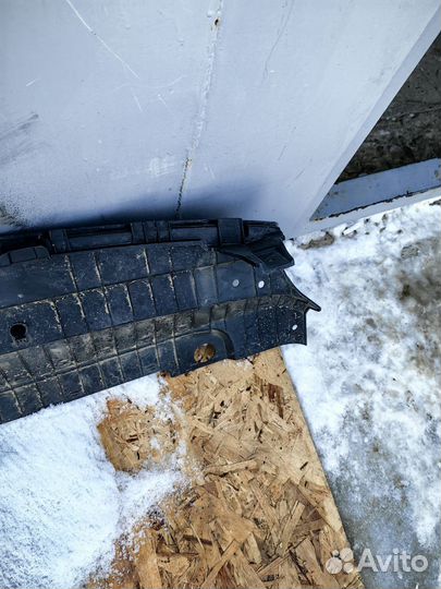 Накладка замка капота Kia k5 DL3