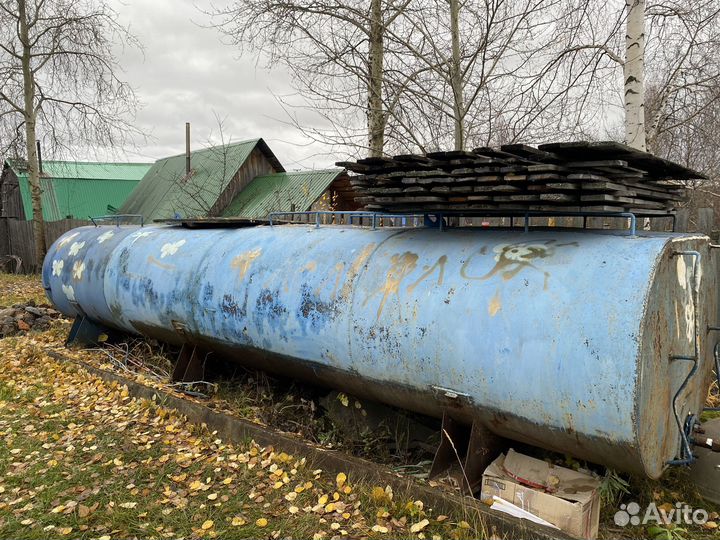 Цистерны емкости бочки