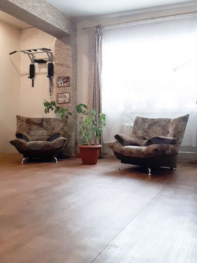 4-к. квартира, 93,3 м², 1/5 эт.