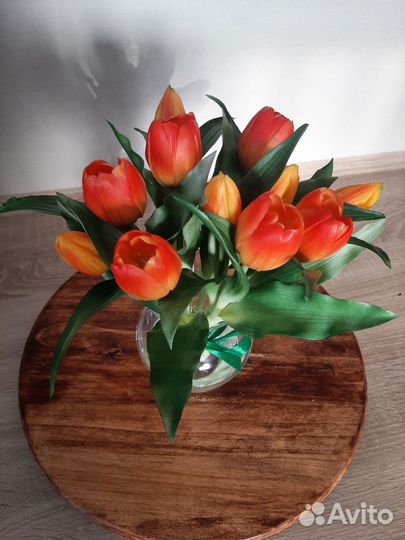 Силиконовые тюльпаны в вазе с иммитацией воды