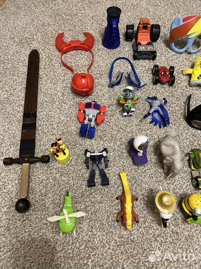 Игрушки Lego Ninjago, McDonald’s и т.д
