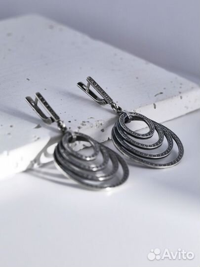Серебряные серьги в виде колец