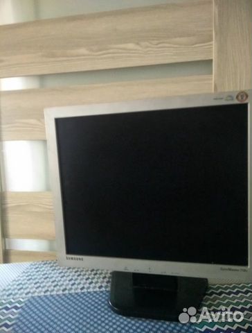 Монитор Samsung 710 V