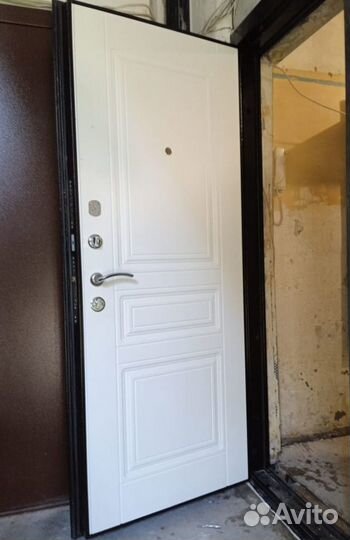 Дверь входная металлическая