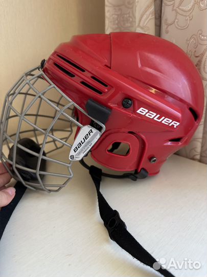 Хоккейный шлем