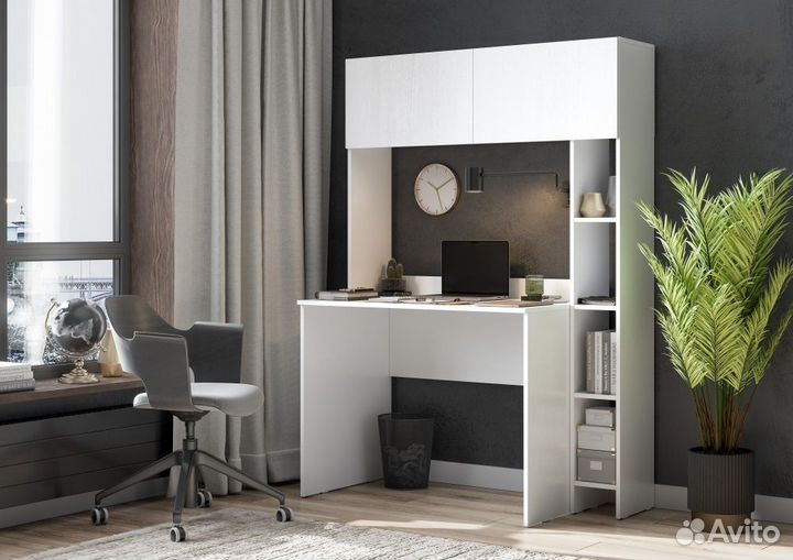 Стол компьютерный. Стол письменный. В наличии