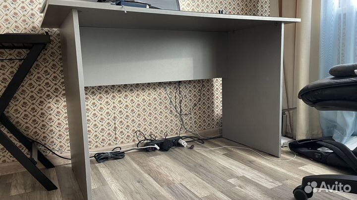 Письменный стол