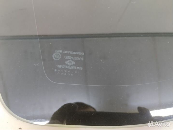 Стекло кузовное глухое левое Renault Duster 2012