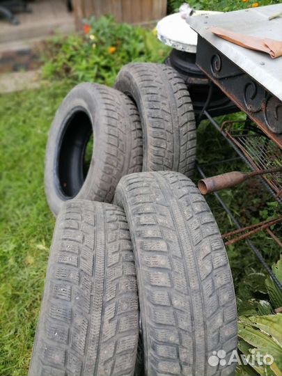 Kumho I'Zen KW22 215/65 R16 98T