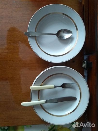 Набор посуды из 7 тарелок