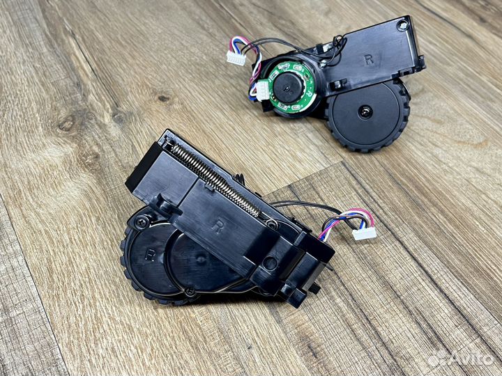 Колесо правое (R) (цвет черный) Tefal 60 RG7455WH