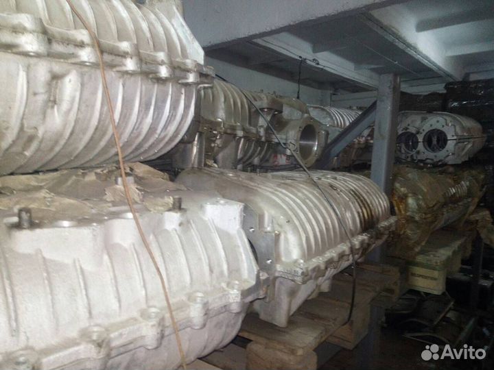 Картер и крышка со шпильками 8.10.011 мтлб