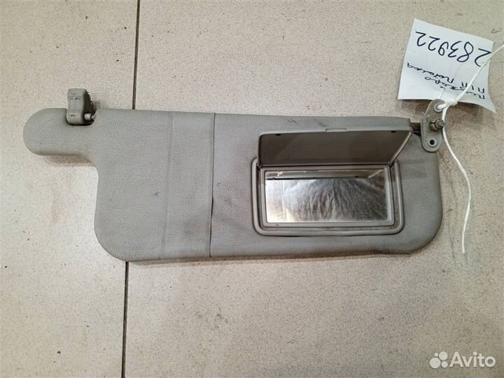 Козырек солнцезащитный правый Mitsubishi Pajero i