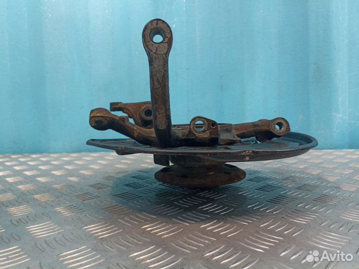 Кулак цапфа задний левый Mercedes-Benz W220