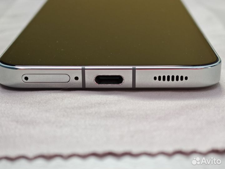 Xiaomi 13, 12/256 ГБ