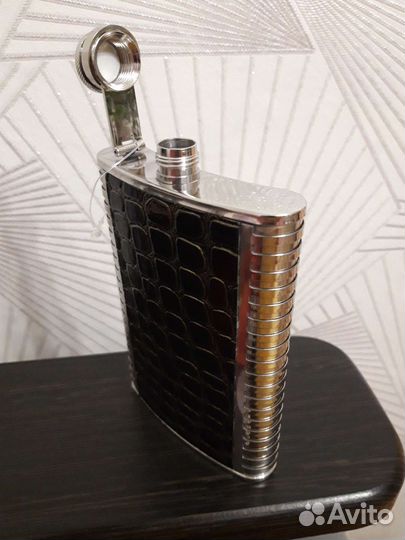 Подарочная фляжка для алкоголя