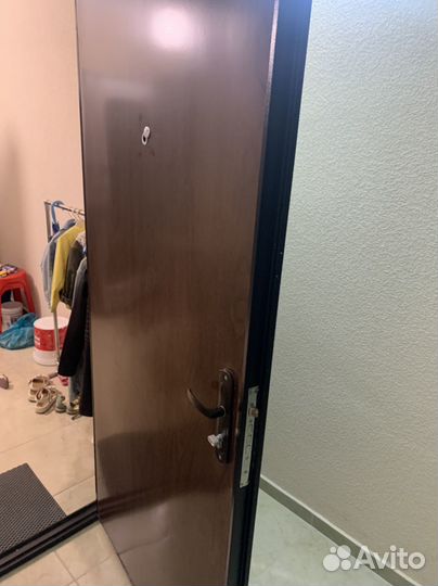 Дверь входная от застройщика