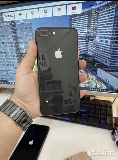 iPhone 8 Plus, 64 ГБ