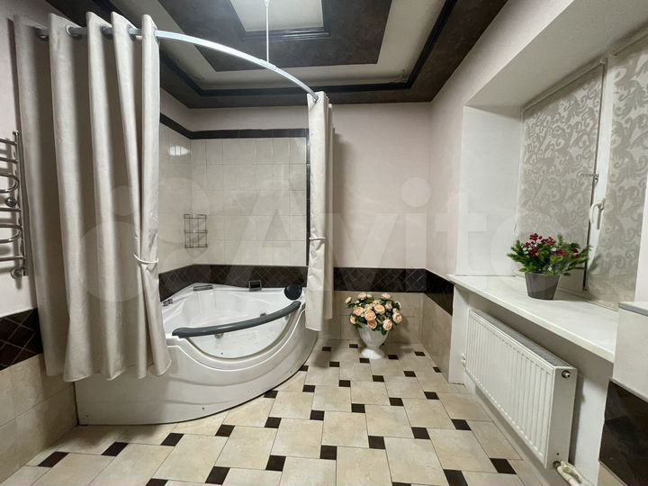 Дом 170 м² на участке 8 сот.