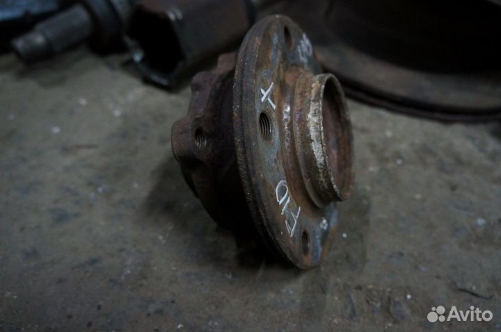 BMW F10 IX задняя ступица