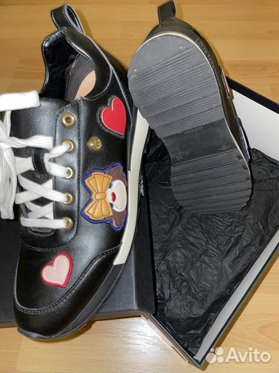 Кроссовки женские р39