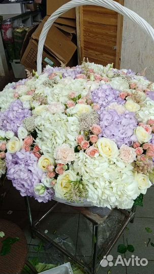 Живые цветы букеты розы оптом