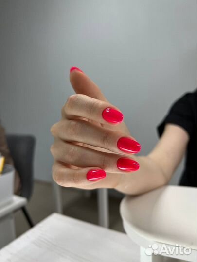 Нужна модель на маникюр