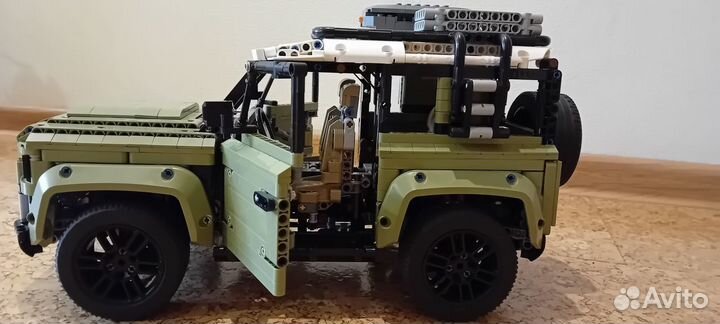 Lego technic land rover defender 42110