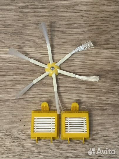 Фильтр и щеточки для пылесоса Iroomba 700