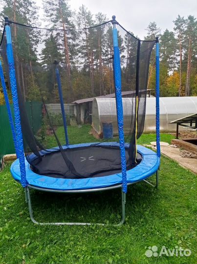 Батут с защитной сеткой