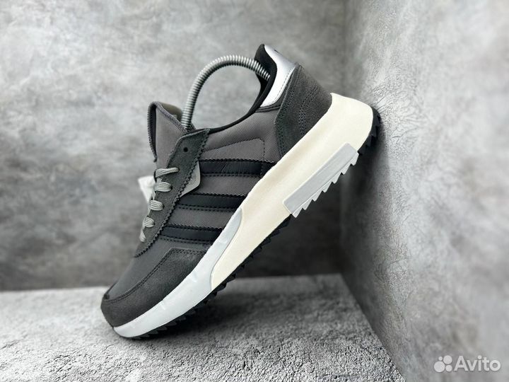 Универсальные кроссовки Adidas Petropy (Арт.58049)