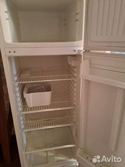 Холодильник бу stinol