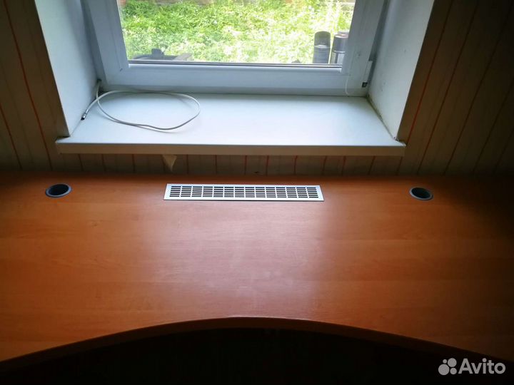 Стол для двоих с боковыми ящиками